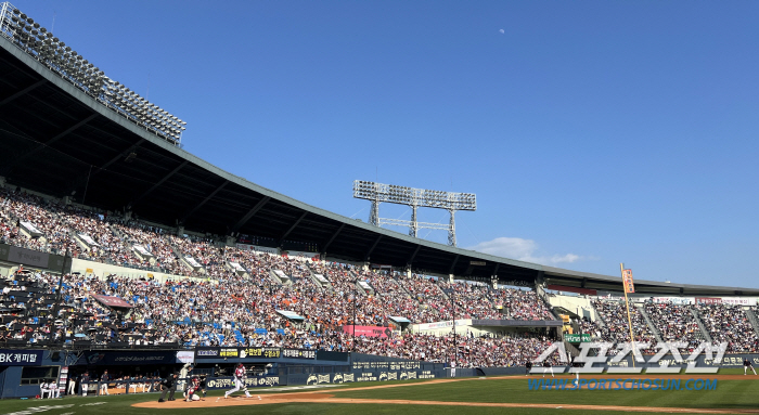 It's still very hot during the day...Jamsil Hanwha-LG match on September 7th, changed to 2 p.m