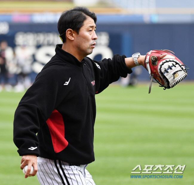 'Kim Kyung-tae → Choi Sang-deok → Kim Kwang-sam' LG pitching coach again. 'Changing the mood. Pitchers know well.' 