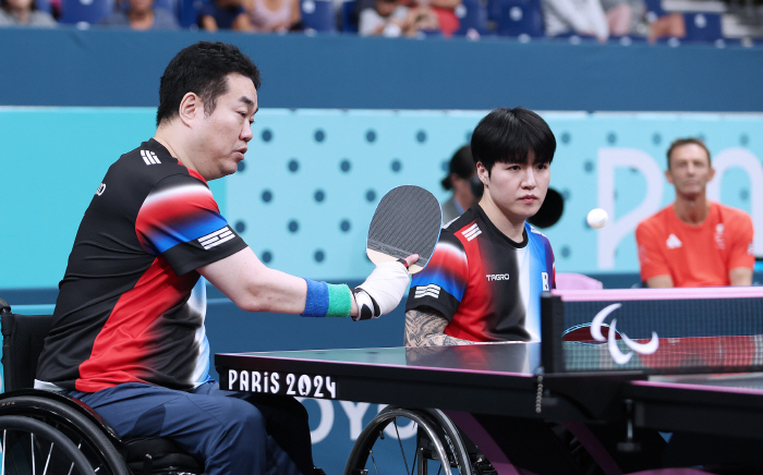 2 Korean table tennis men's doubles, Cha Soo-yong, Park Jin-cheol, Jang Young-jin, and Park Sung-joo will go to the semifinals together