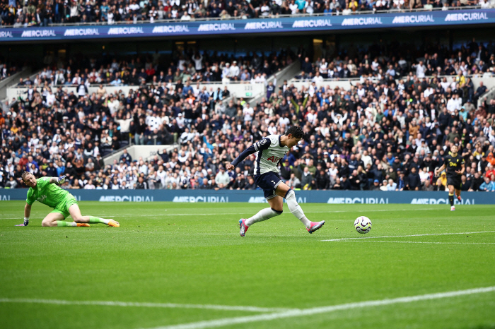 Son Heung-min, who blew away doubts about 'BBCEPL Lee Ju's team selection', scored two consecutive goals against Newcastle'Challenge'