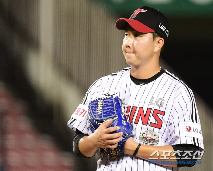 'This is the MVP'3 come-from-behind in the 8th inning → Bambao's home run-like ball jump catch in the 9th inning. KT also came from behind to win 8-7. LG Hernandez's shock upset loss