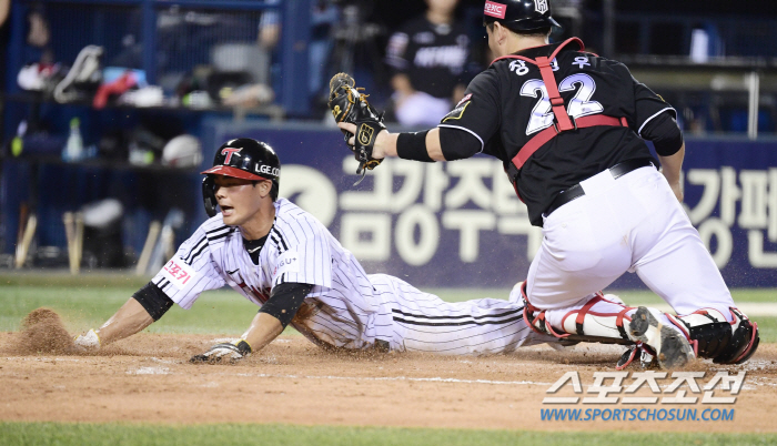 'This is the MVP'3 come-from-behind in the 8th inning → Bambao's home run-like ball jump catch in the 9th inning. KT also came from behind to win 8-7. LG Hernandez's shock upset loss