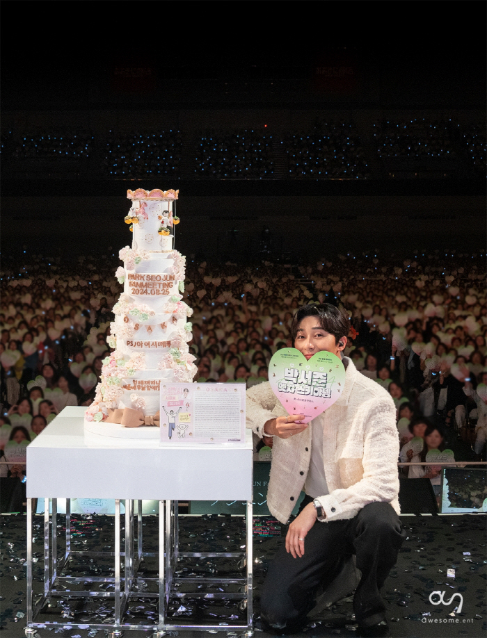 20,000 fans rang every day..Park Seo-joon's successful fan meeting in Asia