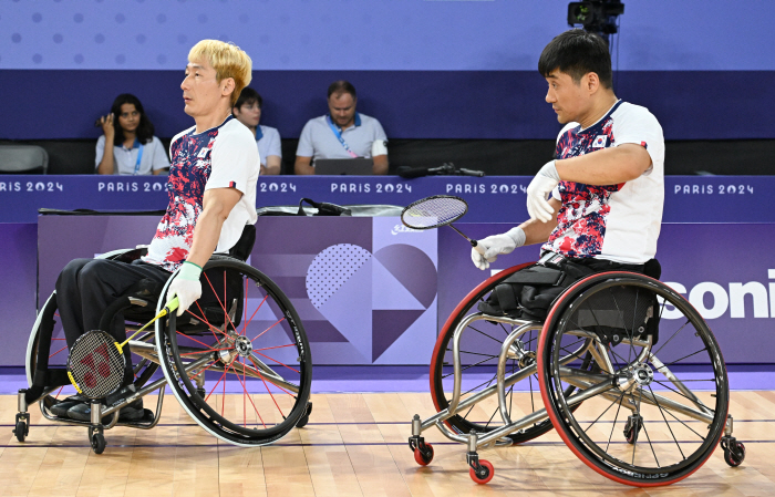 'Badminton Kim Cheong-shin' 26-year-old duo Jung Jae-gun and Yoo Soo-young passed the group qualifying round