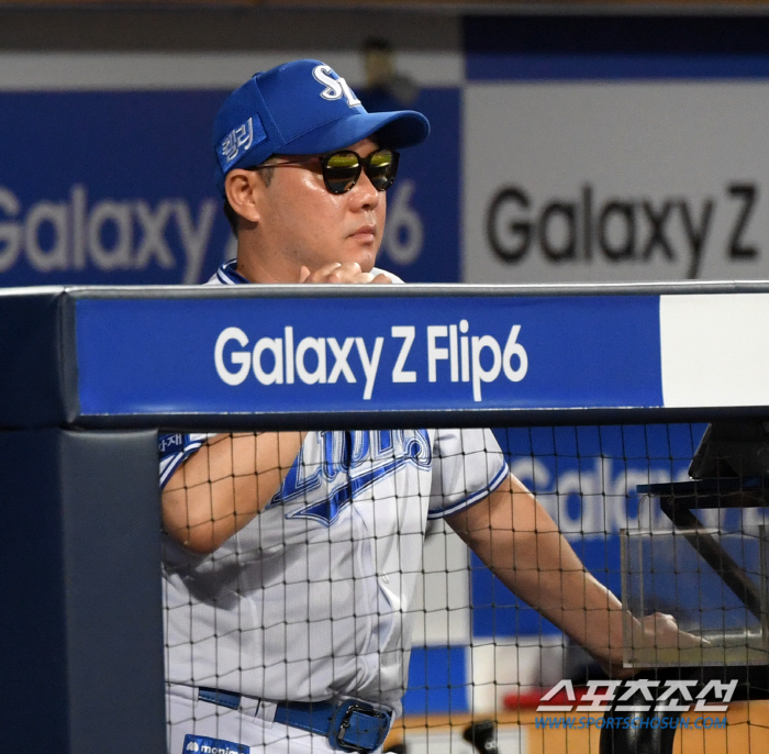 'Clash with the runner' Lee Jaehyun too? Ryu Ji-hyuk → Kim Young-woong left again. Samsung's infielders are on a high alert' 