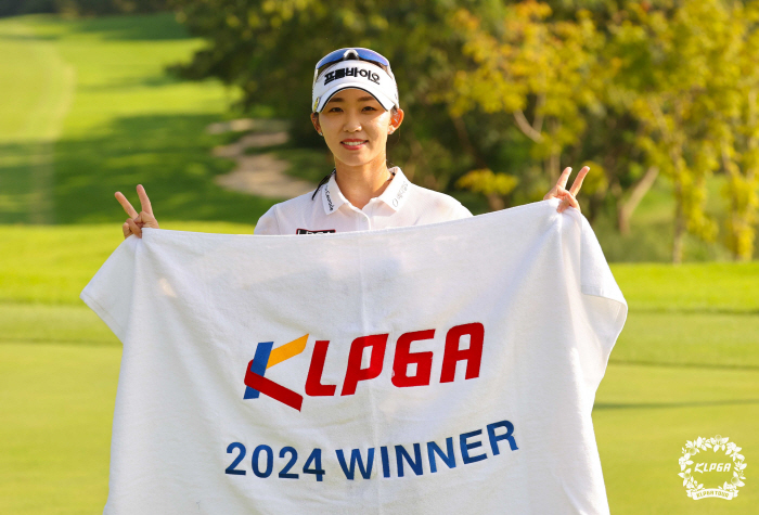 ''I've been steadily making up for my shortcomings, and in the end...' Bae So-hyun, who won his third victory of the season in 15 days at the KG Open