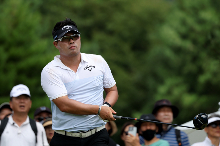 'Long-hitting power'Lee Seung-taek, after 112th anniversary, Hanpul! Lexus Masters first champion 