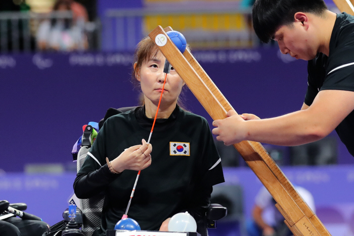  Kang Sun-hee, who participated in the first Paralympics, won a bronze medal in the Boccia women's individual event