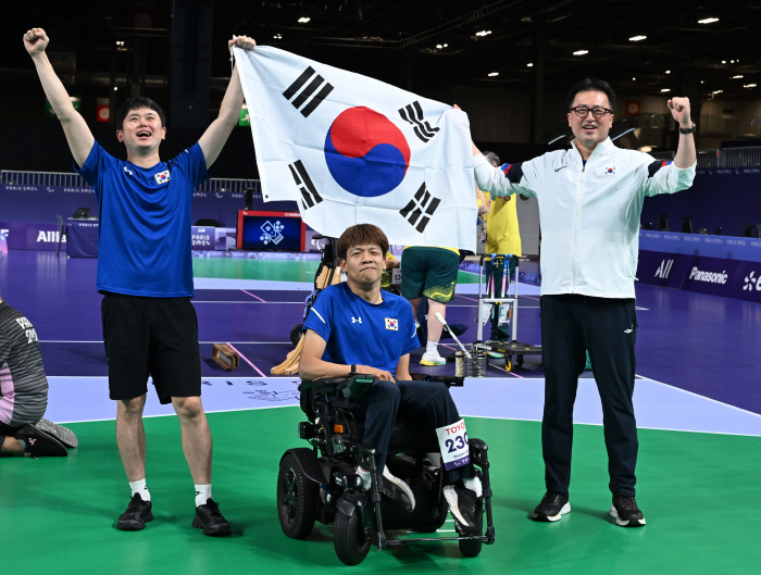 'Faker of the Boccian world'Jeong Ho-won wins the gold medal in the individual event. The third national anthem rang in Paris