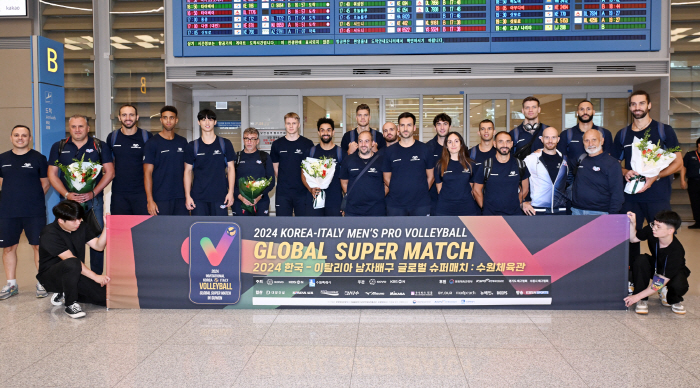 'Kkobuki' Shin Yu-bin's first pitch → Soyou & Jeon Yu-jin's congratulatory performance' 2024 Men's Volleyball Super Match Italy's squad enters Korea