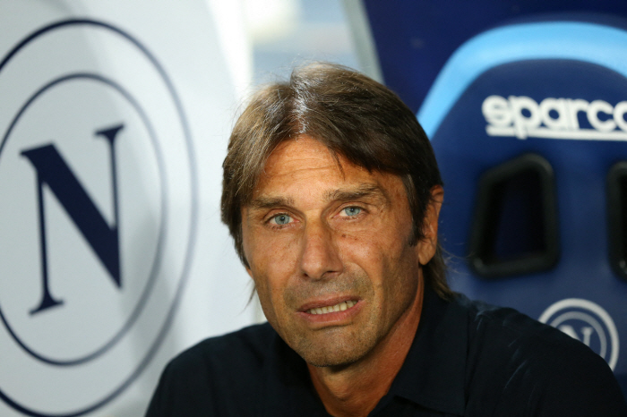 Osimhen fails to laugh despite 'Galatasaray lease confirmed', Napoli escapes still agent 'extending contract until 2027'