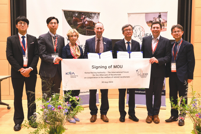  Korea Racing Authority - Retired Racehorse International Forum (IFAR) Signs MOU on racehorse welfare