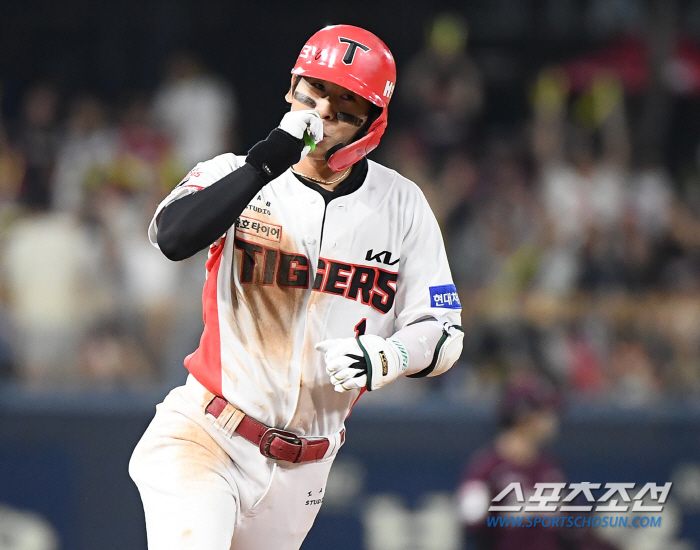 DOYOUNG, get some rest. '6 minutes progress → Heavy rain → 74 minutes standby → 4 home runs explosion'...KIA, Kiwoom 140 Green Onion
