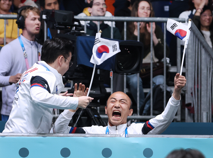 '3 Successful Korean Table Tennis, Finally Smashing' New Aces Kim Ki-tae, Korean Team 5th Gold Medal