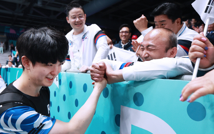 '3 Successful Korean Table Tennis, Finally Smashing' New Aces Kim Ki-tae, Korean Team 5th Gold Medal