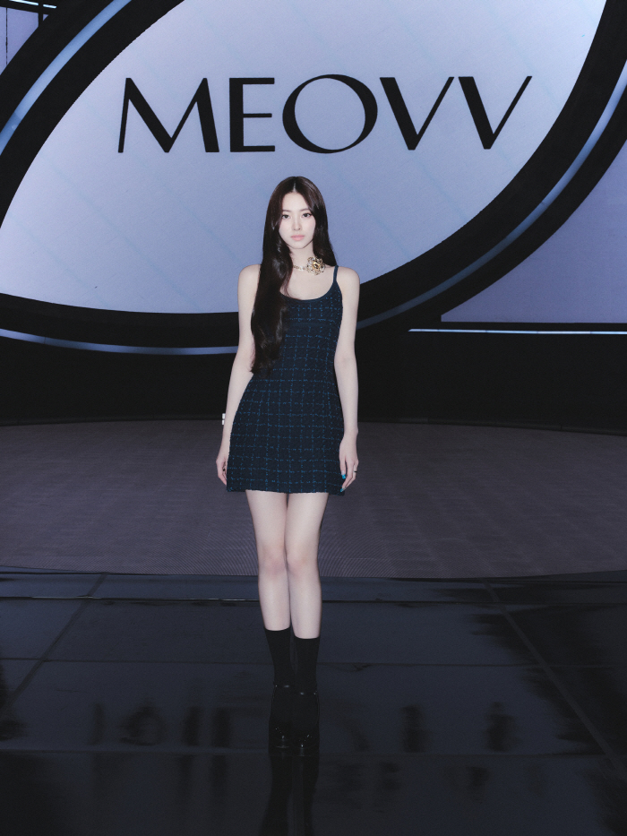 'Representing the 5th generation'Tedi girl group' Miyao, Rosé → Jeon Somi's bold debut with support (Roundup)