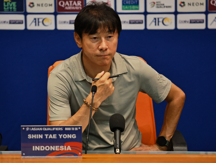 'Shin Tae-yong Magic Continues''Indonesia,'Kang Ho'Draw 1-1 away to Saudi Arabia'First-ever Third Qualifying Points'