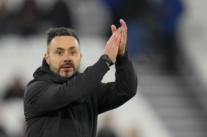 'Challenge to win the vs League without relegation selection'...Hwang Hee-chan, was he really right to stay in the EPL →'Pep successor'De Zerby offer rejected'I called him every day'