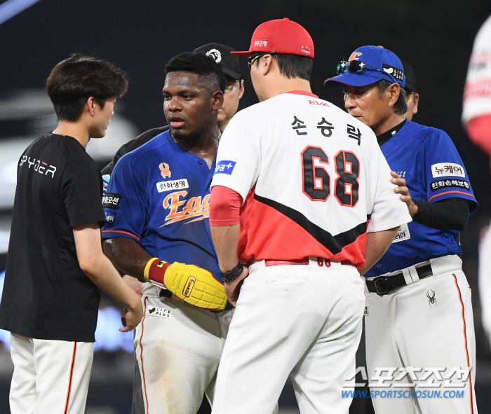 'Clash with Kim Do-young' Peraza's sudden action, because of abusive language? KIA manager Lee Bum-ho's position was announced 'Perfect is not abusive, but player injury'