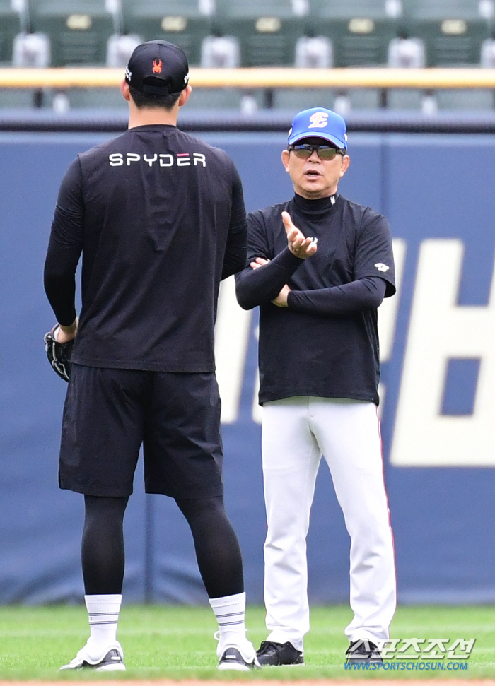 Did it work?'Sang MOON Dong-ju, a veteran coach who trusted a young pitcher, the reason for the second half of Young-gun's half-term reversal
