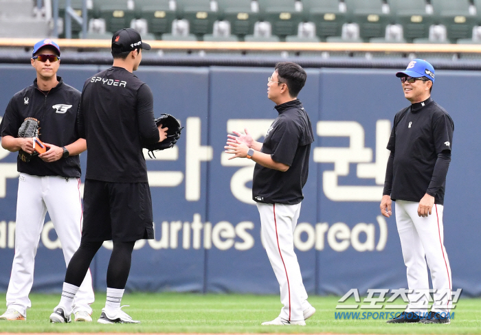 Did it work?'Sang MOON Dong-ju, a veteran coach who trusted a young pitcher, the reason for the second half of Young-gun's half-term reversal