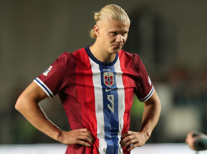 'Worst Ever' Monster Striker Holan Gives 2 Ratings Humiliating Man City Hat-Trick Machine →'Flustered Results' Explosion of Criticism