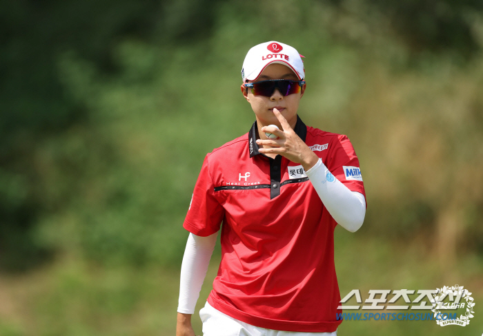 'Daddy, I'll Buy You a Watch'Fantastic 18-meter birdie putt, super rookie Yoo Hyun-jo, debuting in a major tournament...Winning Rookie Award 