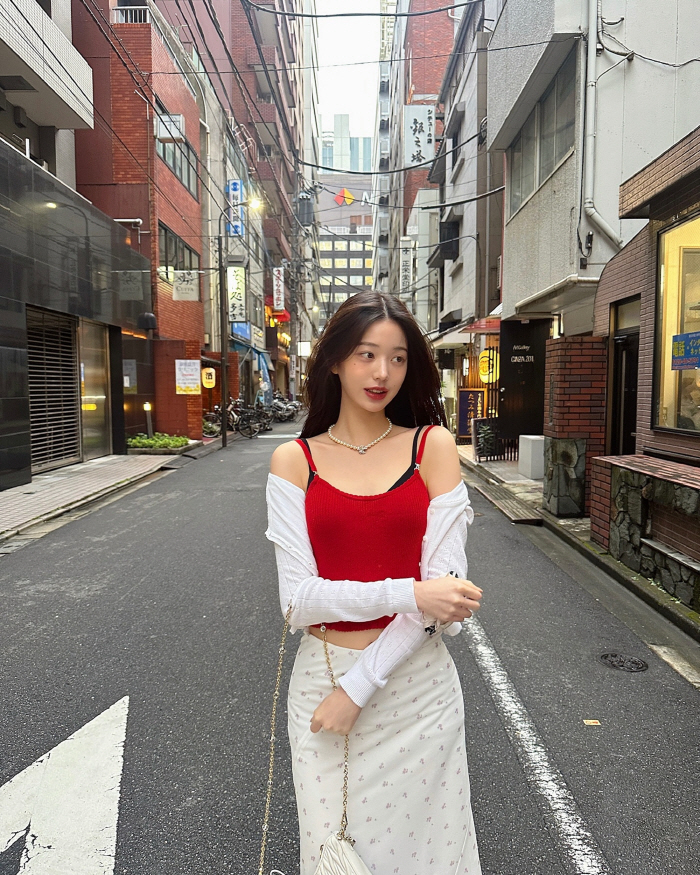 'Jang Won-young is playing like this' Tokyo girlfriend shot released in large quantities