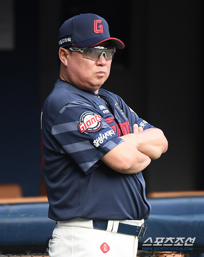 '6G 10 mistakes' Lotte, which collapsed both offense and defense, pledged to fight all-out the fall baseball game → 1 win, 1 draw, 4 losses'Defeat' 
