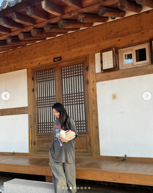 Cho Hye-jung said, 'Jo Jae-hyun's daughter...' I was wondering what she's been doing recently, but how she's been healing at Hanokseo