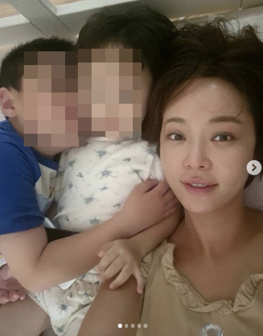 'Dramatic romance → breakup during divorce lawsuit' Hwang Jung-eum's shocking bikini status of two mothers in their 40s