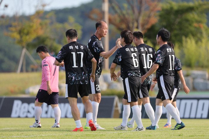 'Han Legend' All-in-one' Yeongdeok World Cup Legend FC Charity Event Completion