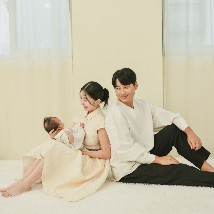 Lee Ji-hoon ♥ Aya's daughter's first ID photo 'Tearful eyes'..You gave birth to a doll