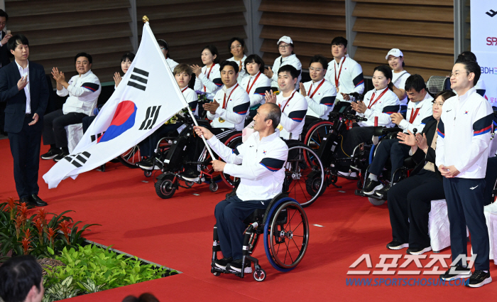 ''All the athletes in the team have 20 gold medals around their necks, and the gold will be returned to the country.' The Paris Paralympics disbandment ceremony 'Class'