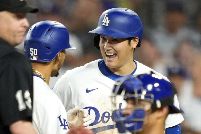 'Betz is interfering with history' The relay team's regret is that he made a timely hit to steal Ohtani's 48th base