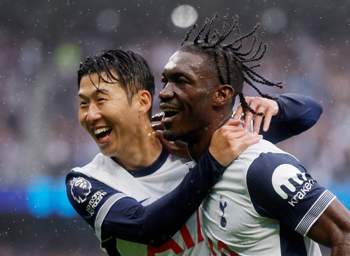 Saudi is crazy for SON! He's ready for the 'Great salary privilege'...Isn't Tottenham serious? 'Son Heung-min's contract renewal stagnation'→'Both sides should want it'
