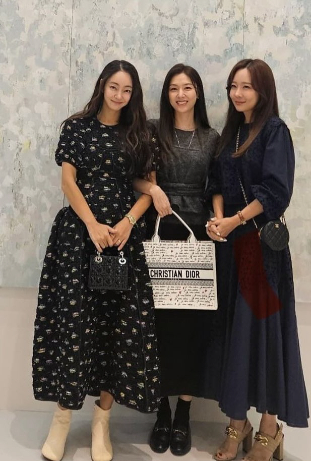 Seo Hyo-rim → So Yoo-jin goes out to the exhibition with a luxury bag..the elegant hobbies of actresses