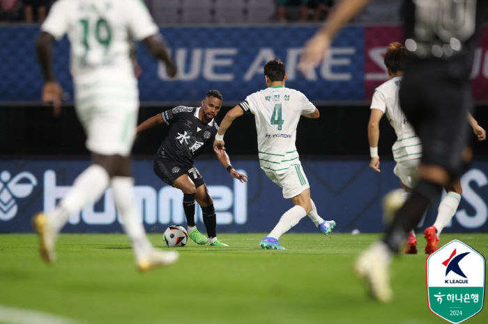'Lee Seung-woo's Jeonbuk debut goal' had a substitution effect...Jeonbuk will revive, '3rd place'Suwon FC 6-0 down '10th place 4 games undefeated'