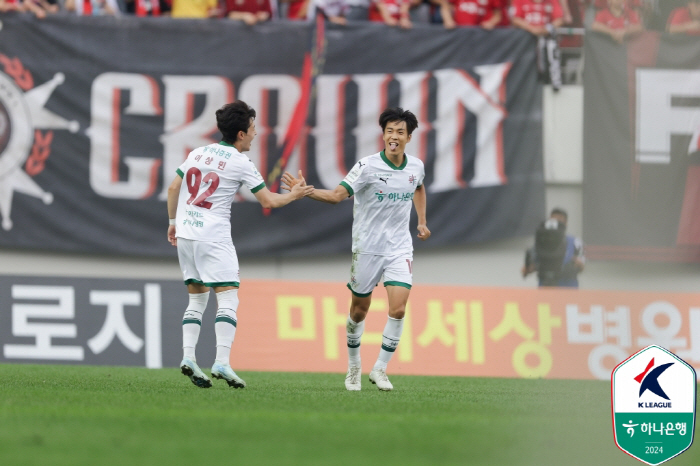 'Lingard - Kim Hyunwook's Dooly Ceremony, General → Puppy!'...'Stork Magic' Daejeon overpowered Seoul 3-2 after a five-goal slugfest...a six-game unbeaten streak