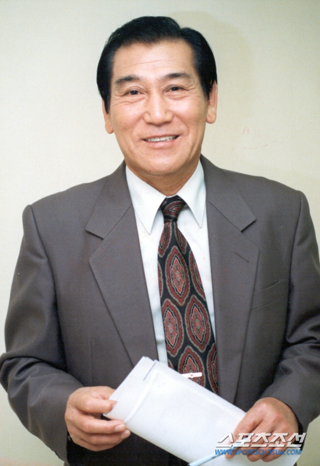 Korea's No. 1 weatherman, Kim Dong-wan, passed away today (15th)..He was 89 years old