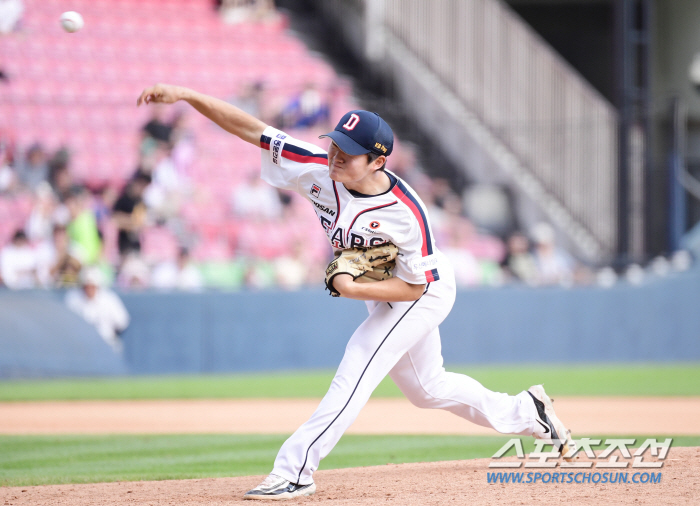 'Save that flew away' Still, Kim Taek-yeon, the No. 1 rookie award winner, couldn't laugh because of his teammate's defense mistakes 