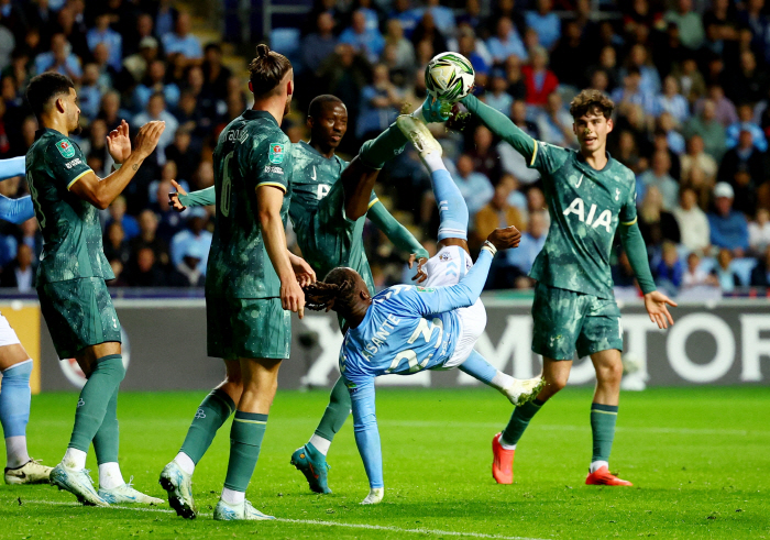 'Early elimination crisis instead of getting out of the closet''SON puts in late and explodes the anger of fans'→'28 minutes fire 0 shoot'...Tottenham come from behind to win 2-1 against Coventry