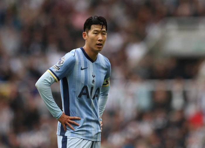 The former Tottenham manager turned to Sonny...'SON's Worst Captain'→''Worst Game of All Time' Is Son Heung-min the biggest crisis in EPL's 10th year