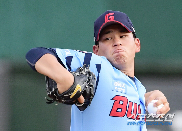 He handed over the scoring rights with each pitch and allowed 7K no runs in 6 innings. I'm finally waking up my eggs. I can't believe I'm joining the... The winter choice of the left-handed prospect is... 