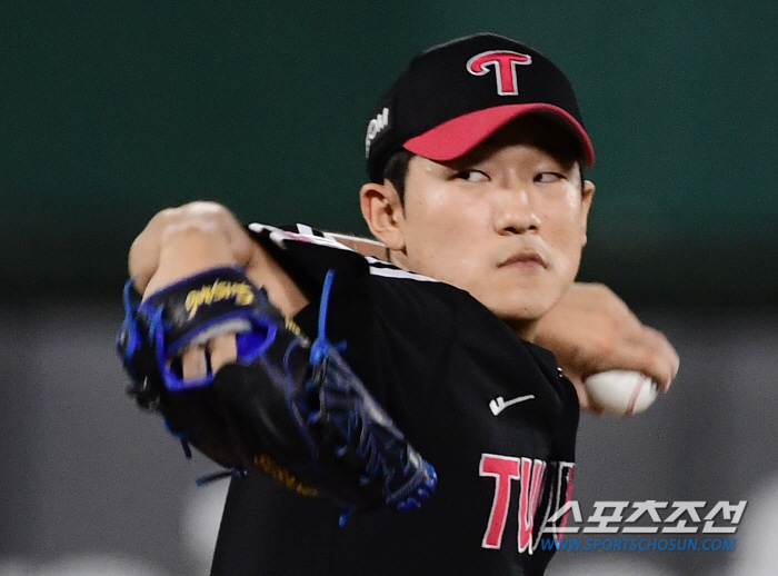 'Lee Seok-jeung' Choi Won-tae won 9 times, Hong Chang-ki 5 hits, Austin 2 RBIs, LG won 7 to 4. 'A disaster caused by excessive greed' Lotte's 5th round has moved away