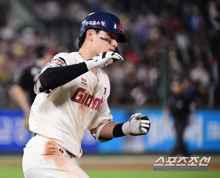 'Lee Seok-jeung' Choi Won-tae won 9 times, Hong Chang-ki 5 hits, Austin 2 RBIs, LG won 7 to 4. 'A disaster caused by excessive greed' Lotte's 5th round has moved away