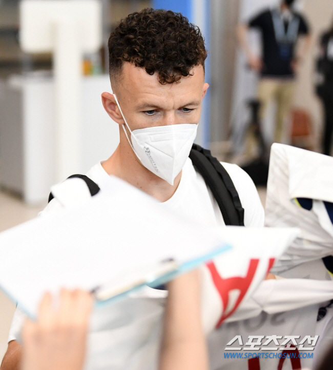  Tottenham was attracted to the 'Champs & Trophy' that was not guaranteed by Son Heung-min's colleague to choose the Netherlands as the seventh country on the European tour