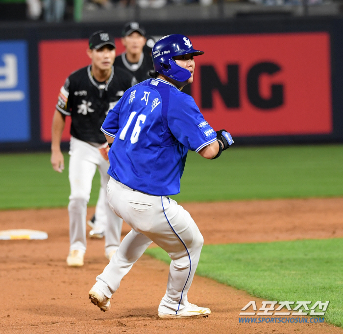 'Replacement of Baek Jung-hyun → 5 consecutive hits → 5 runs' Jang Sung-woo's 6 RBIs + starter Jeon Won-hit, KT, and Samsung's second place in the home turf 