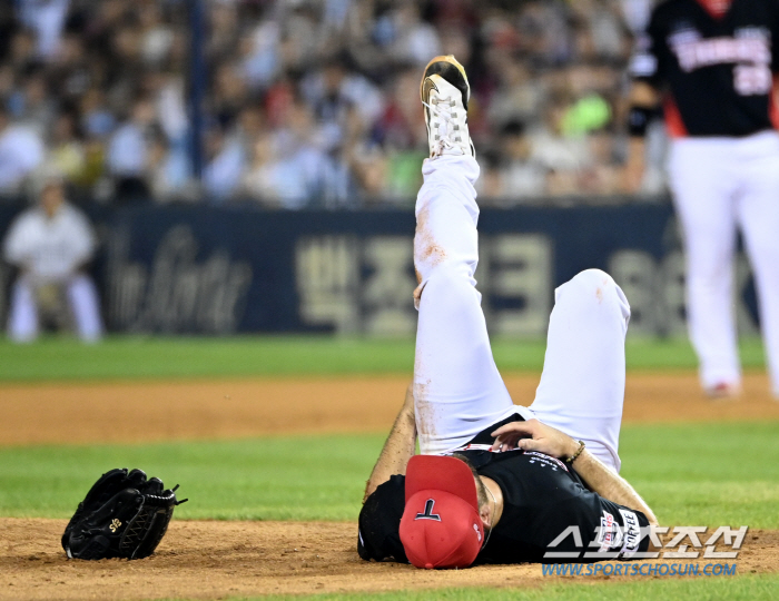 While pitching, all of a sudden 'Plop '...Voluntary steel plate of injury replacement extraneous shock, why on earth?