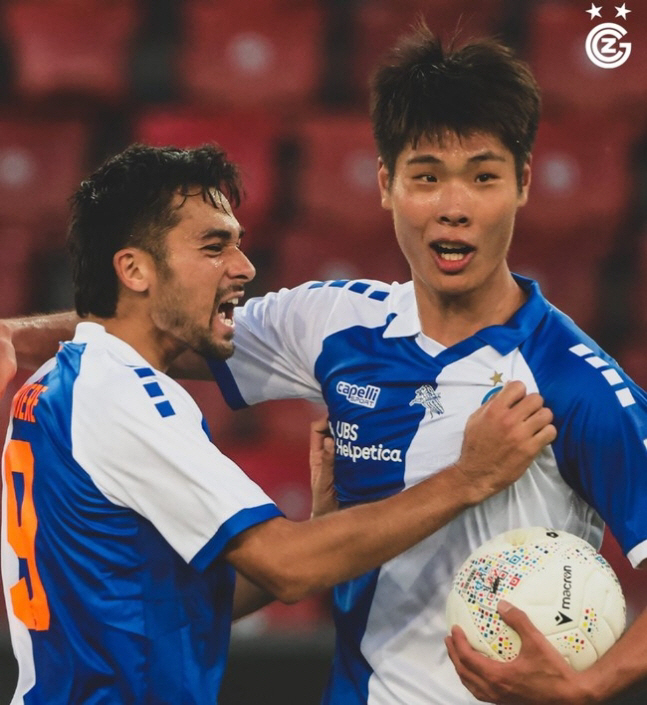 The next generation ST Lee Young-joon scored his second goal of the season against Cervet the highest rating...Team A's front line, come to mind as an alternative